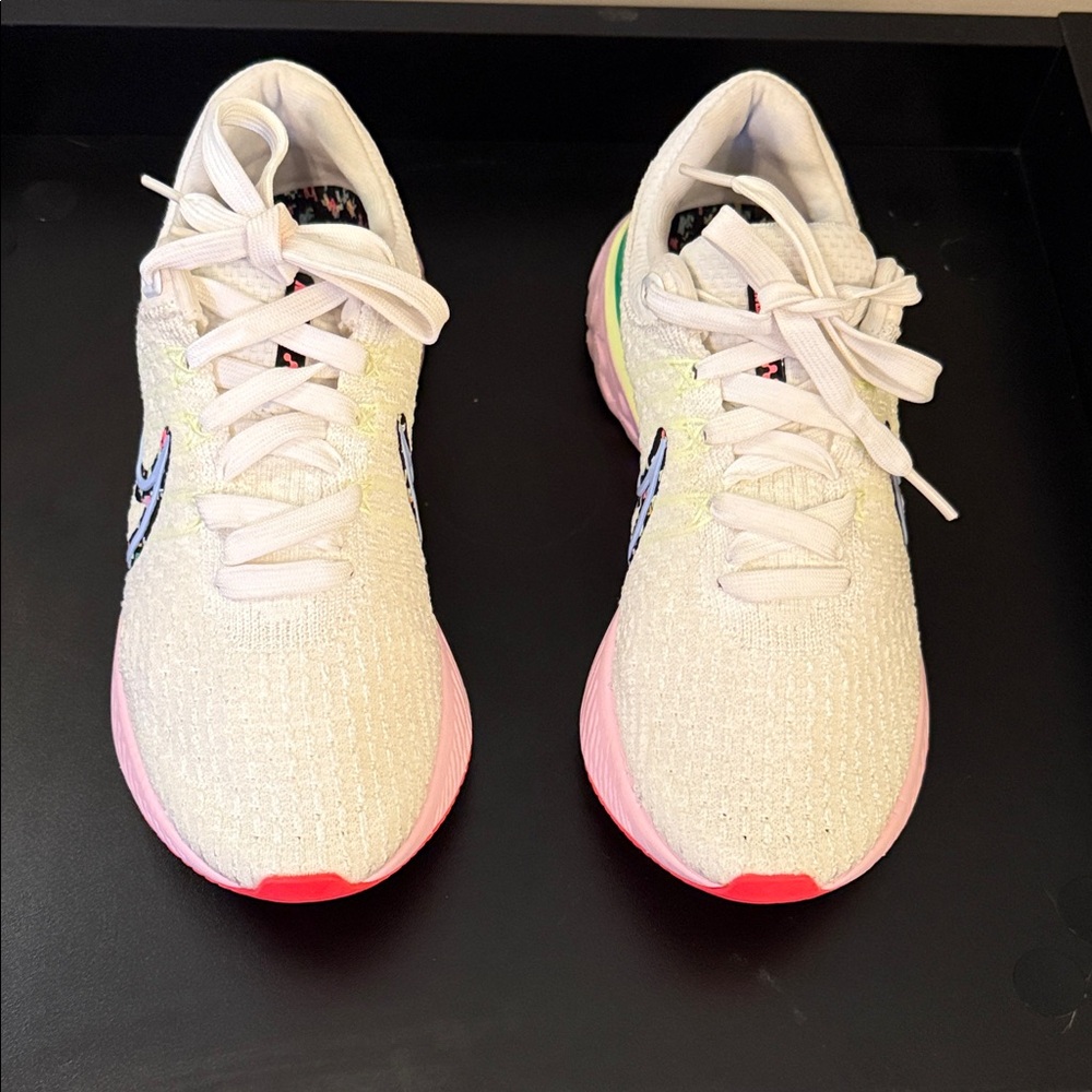 NEW NIKE athletic running shoes White with fluorescent  mark  women’s size 7